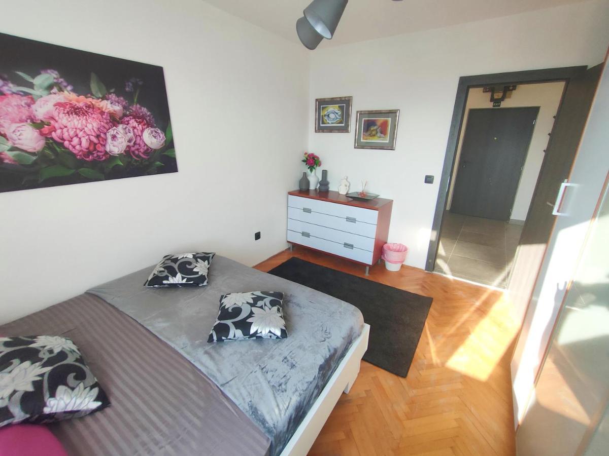 Adria Holliday Rijeka Apartment Exterior photo